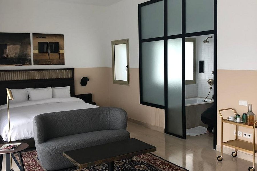 Lepic Villa Hotel